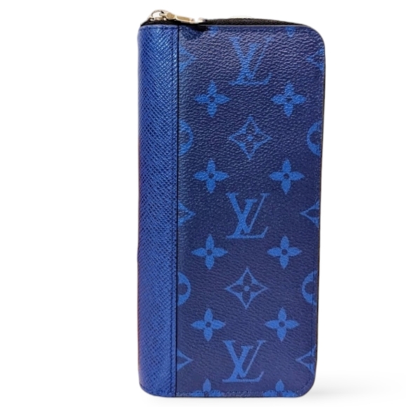 Louis Vuitton Handbags - ✨️💎Authentic Louis Vuitton Taigarama zippy vertical long wallet passport cover